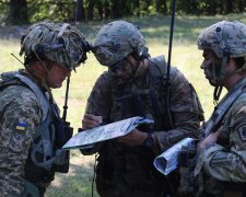 На Донбассе взорвался боевой арсенал оккупантов, все окутано густым дымом: фото и видео