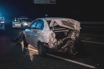 Два десятка машин всмятку: трасу под Киевом заблокировало чудовищное ДТП, фото и видео дорожного погрома
