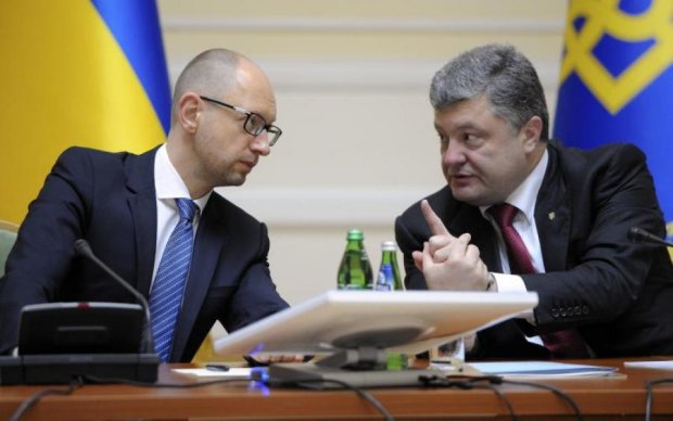 Порошенко та Яценюк скликали депутатів: доленосне рішення вже прийнято
