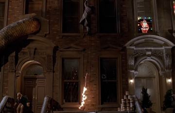 Кадр из фильма "Один дома 2"