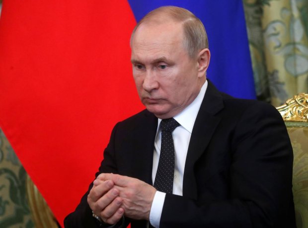 Над дурацкими штанами Путина хохочет весь мир: одолжил у Лаврова