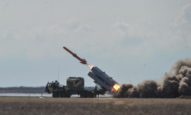 Українські військові випробували потужність ракети "Нептун": порве бойовиків на шматки