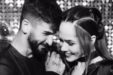 Замужняя солистка The Hardkiss сполна раскрыла свою сексуальность в объятиях чужого мужчины: "Невероятная"