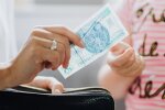 Надо успеть до 26 мая: украинцы могут получить до 56 тыс. гривен в Польше