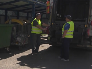 Вывоз мусора. Фото: скрин youtube