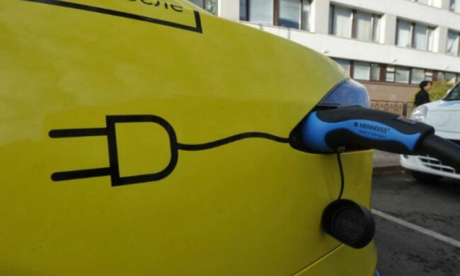 Німці побудують найбільшу в світі электрозаправку