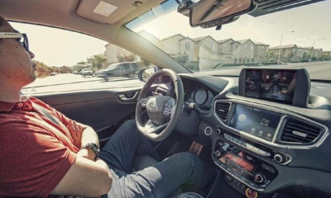 Британці дали настанови творцям "розумних" автомобілів