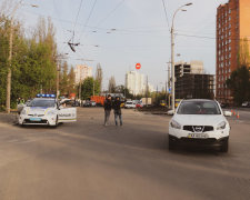 У Києві горе-водій збив маленьку дівчинку і втік: пролетіла п'ять метрів і повалилась