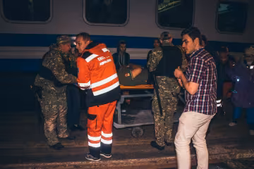 НП на залізниці у Львові: хлопця розрізало навпіл