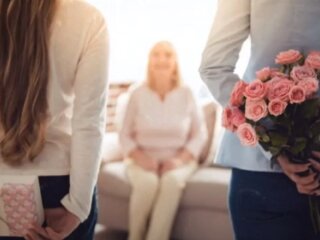 Празднование 8 марта. Фото: Youtube