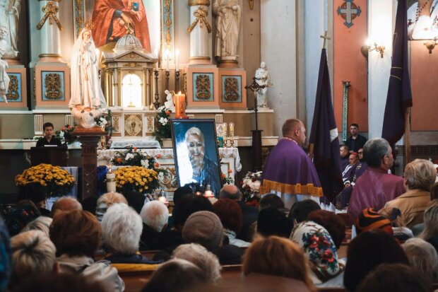 Похороны Марины Поплавской: засекреченную могилу звезды "Дизель-шоу" показали с высоты