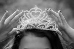 Королева шокувала зовнішнім виглядом: провокаційні фото
