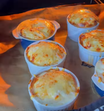 Мінікіші з червоною рибкою та броколі: фото скрін рецепту