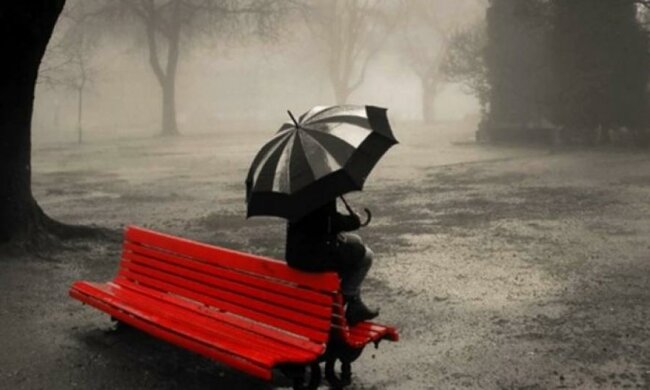 Синоптики советуют не прятать зонтики