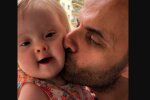 Гей, що вчився на священика, вдочерив особливу дитину: "Від неї відмовлялися 20 разів"