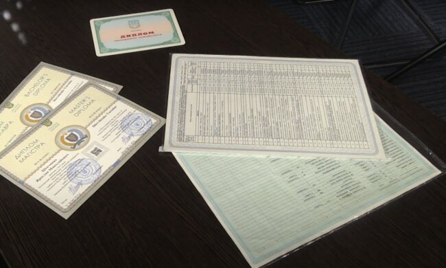 документи про освіту, скріншот з відео