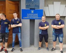 Нацкорпус хоче "викинути із Харкова Кернеса і вату з вовчим квитком": до міста готові увійти військові