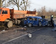 У Рівному коп влаштував потрійне ДТП
