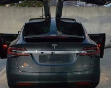 Первый Tesla Model X приехал в Украину