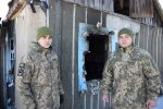 Герои из ВСУ спасли жизнь больному мужчине: на руках вынесли из горящего дома