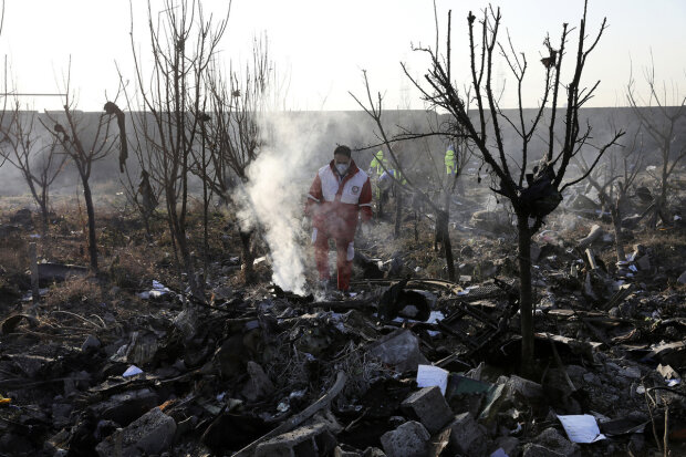 Авіакатастрофа в Ірані, фото: AP