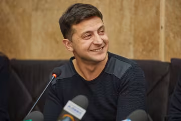 Главное за ночь: нападение на Зеленского, победа гривны и зрада от Великобритании