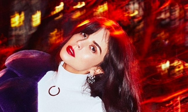 Каменських у шкіряній сукні розповіла про інтимне: "Коли займаюся спортом, їду в машині і навіть вдома"