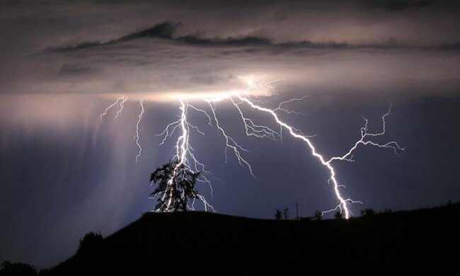 Погода на початок тижня: Україну накриє щось страшне