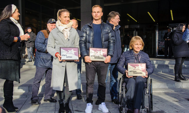 Олимпийские чемпионы из Украины получили звезды на аллее славы