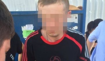 На Киевщине наркокурьер "подрабатывал" сержантом колонии 