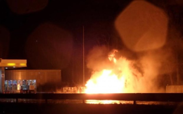Взрыв на АЗС Киева: настоящая причина попала на камеры
