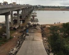 Аварійний міст обрушився у Китаї: є жертви (відео)
