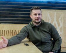 Белецкий посоветовал Зеленскому узнавать о Золотом от разведки: "Сдать несколько городов или сел всегда можно успеть"