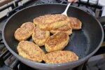 Котлети з перловки: фото скрін Ютуб