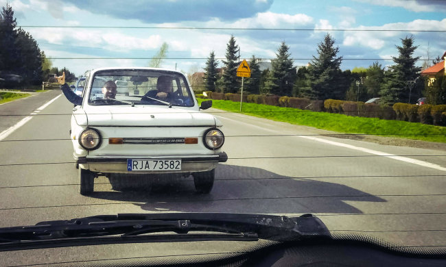 Такого ви ще не бачили: умільці поєднали Volkswagen з "горбатим" Запорожцем