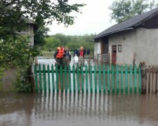 Шмигаль терміново летить на Франківщину - стихія лютує, регіон у воді