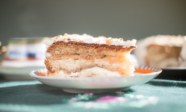 Вкуснейший бисквитный торт с домашней пастилой