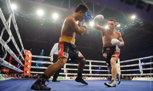 Берінчик завоював чемпіонський титул, нокаутувавши філіппінського боксера