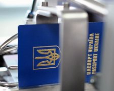 Евросоюз отложил безвизовый режим для украинцев до осени