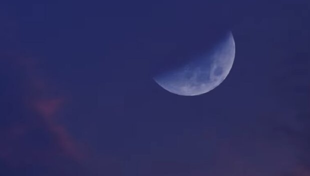 Убывающая Луна. Фото: Youtube