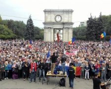 В Молдове продолжаются массовые протесты с новыми требованиями