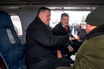 Аваков после громких увольнений "потопил" Порошенко: "Бессовестно врет... "