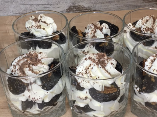 Десерт с черносливом, кадр из видео