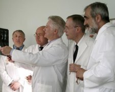 Херсонські хірурги 4 години оперували рак мозку