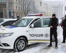 Под Киевом похитили 12-летнюю девочку: амбалы затолкали хрупкую школьницу в автомобиль