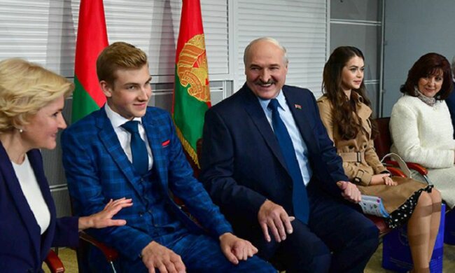 Лукашенко с сыном, фото "КакТутЖить"