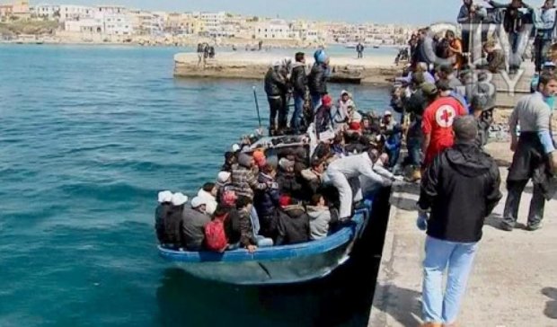 Мусульманские беженцы выбросили за борт 12 христиан по пути в Италию