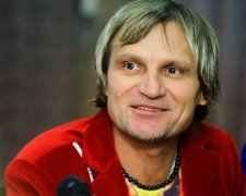 Олег Скрипка подарил реанимобиль полку "Днепр-1"