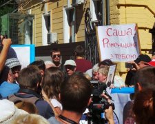 Мітинги під АП заважають визволенню полонених