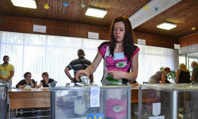 Від Авакова вимагають розслідувати появу псевдожурналістів  у Чернігові (фото)